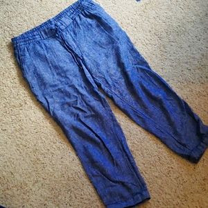 Chambray Linen Capri Pant